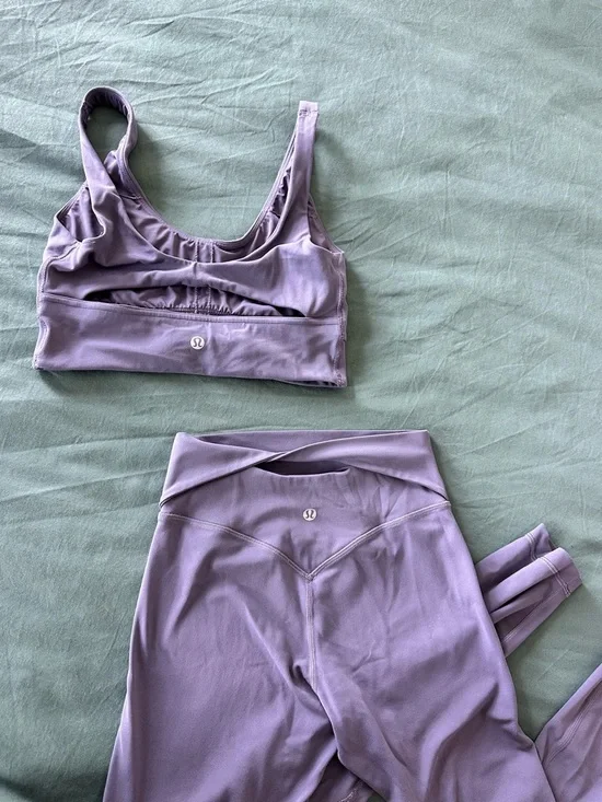 Lululemon set Nulu Twist Front Scoop Neck Bra/Align leggings 25 with back twist - Picture 4 of 5